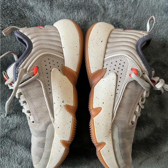 adidas Trae Unlimited "Wonder Beige/Grey Five/Wonder White" basketball shoes - Picture 5 of 16